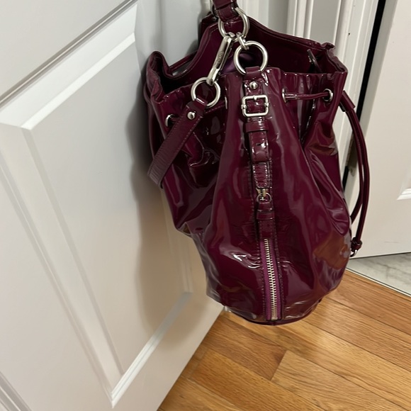 Coach Plum Patent Leather Bucket handbag - Picture 3 of 9